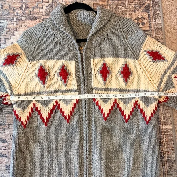 Gray Shawl Collar Zip Sweater with Red and Cream Pattern - Picture 4 of 8